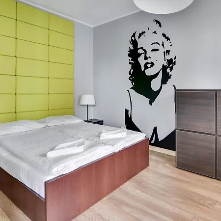 Grand - Davos Szafarnia River View *